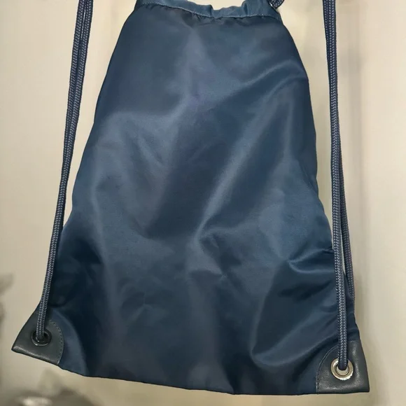 Lululemon drawstring backpack - Picture 3 of 6